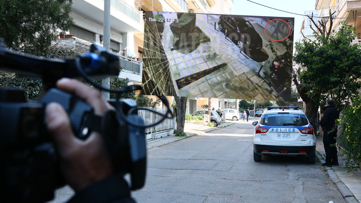 Δολοφονία 20χρονου στην Καλαμαριά: “Δεν μπορούσε να τρέξει, πήγαινε αργά πίσω από τους φίλους του” (βίντεο)