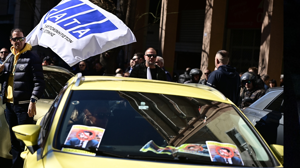 Απεργία διαρκείας των ιδιοκτητών ταξί – “Χειρόφρενο” έως την Παρασκευή