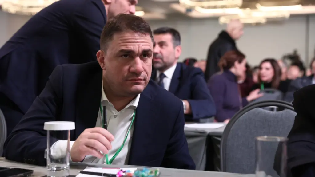 Τσουκαλάς: “Το ΠΑΣΟΚ δεν χωρίζεται σε τιμάρια και αγκαλιάζει τους πάντες”
