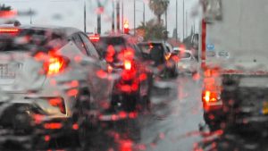 Βροχερός ο καιρός σήμερα, πού θα εκδηλωθούν καταιγίδες – Χιόνια στα ορεινά