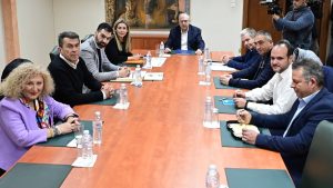 “Παγώνουν” οι κινητοποιήσεις των βενζινοπωλών – Τι συμφωνήθηκε στη συνάντηση με Θεοδωρικάκο