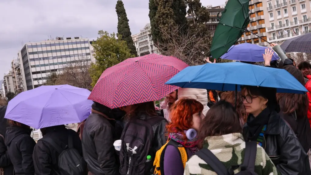 Καιρός σήμερα: Λασποβροχές, κρύο και ισχυροί άνεμοι – Πού θα είναι πιο έντονα τα φαινόμενα