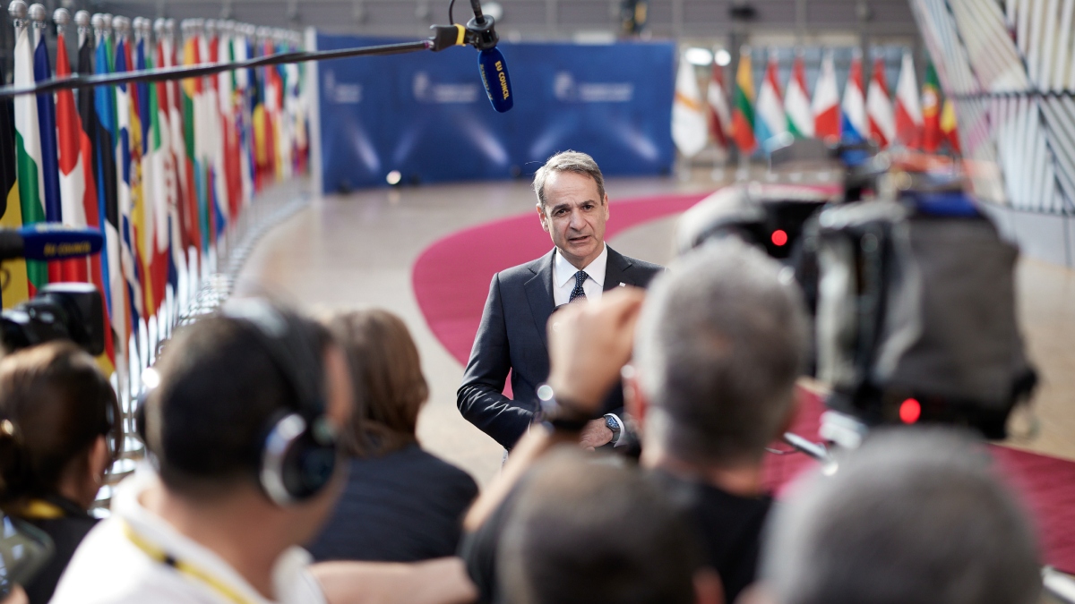 Μητσοτάκης: “Έτοιμοι να αντιμετωπίσουμε τις οικονομικές επιπτώσεις του πολέμου – Άνοιξε παράθυρο για περισσότερη ευελιξία”