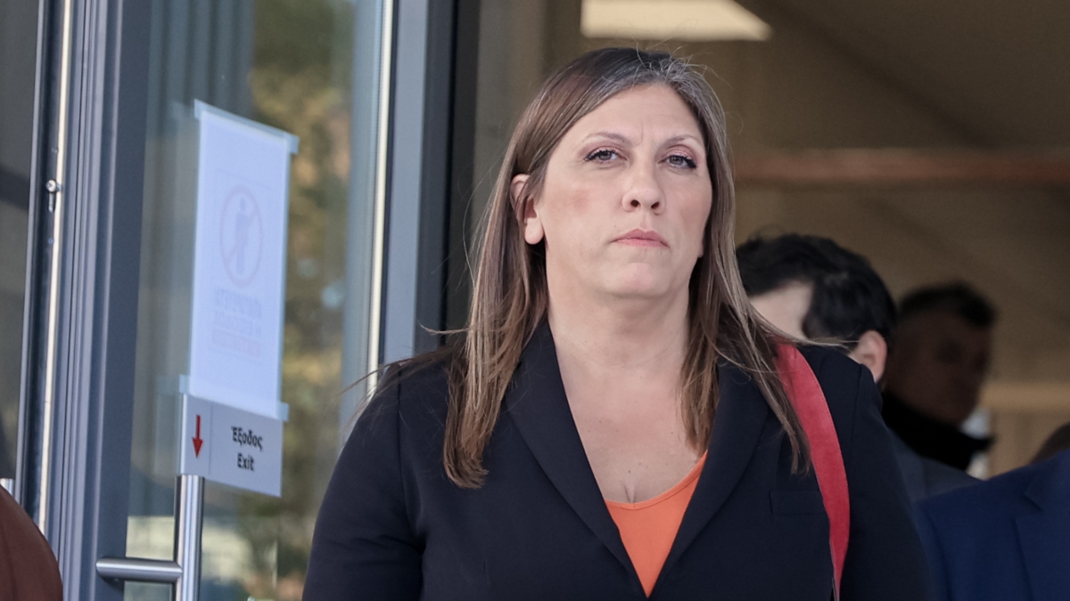 Κωνσταντοπούλου: Ανέβασε μεταμεσονύχτιο βίντεο από το Δικαστικό Μέγαρο Λάρισας με αιχμές κατά δικαστών