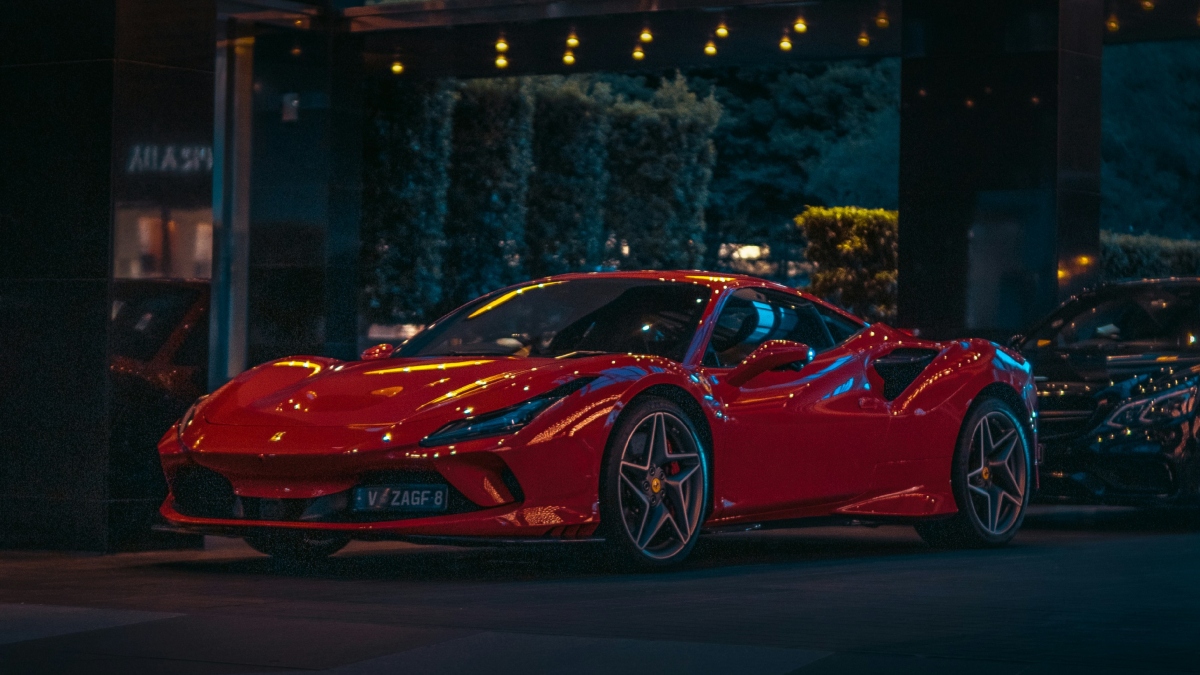 Ferrari και Maserati σταμάτησαν τις παραδόσεις στη Μέση Ανατολή