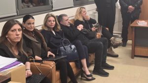 Οργισμένη ανακοίνωση δικηγόρων και δικαστών κατά των Καρυστιανού και Κωνσταντοπούλου: “Τελούν αυτόφωρα αδικήματα”