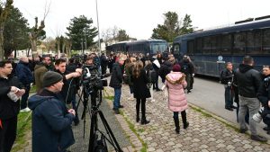 Τέμπη: Η ώρα της δίκης για το σιδηροδρομικό δυστύχημα – 36 κατηγορούμενοι και πάνω από 350 μάρτυρες