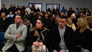 Τέμπη: Αρχίζει η δίκη για το σιδηροδρομικό δυστύχημα – 36 κατηγορούμενοι και πάνω από 350 μάρτυρες