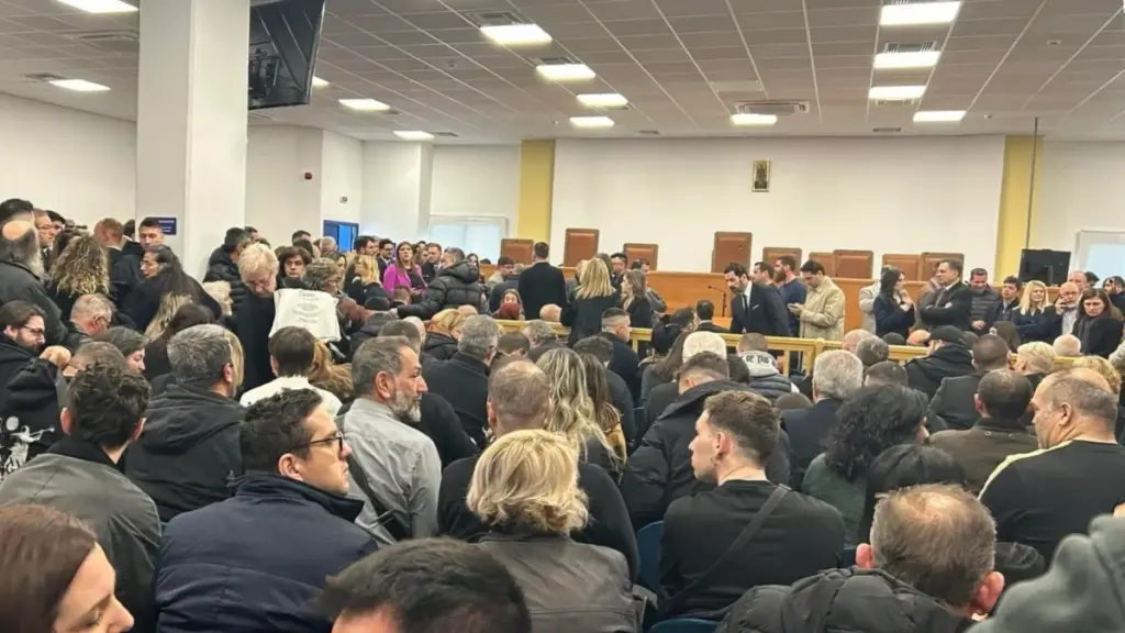 Τέμπη: «Πρόσωπα με βουλευτική ασυλία εργαλειοποιούν τη δίκη» λέει ο πρόεδρος της Ένωσης Δικαστών και Εισαγγελέων (Βίντεο)