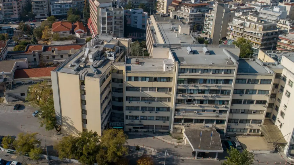 Πάνω από 12 εκατ. ευρώ για την ενεργειακή αναβάθμιση 2 νοσοκομείων σε Θεσσαλονίκη και Τρίκαλα