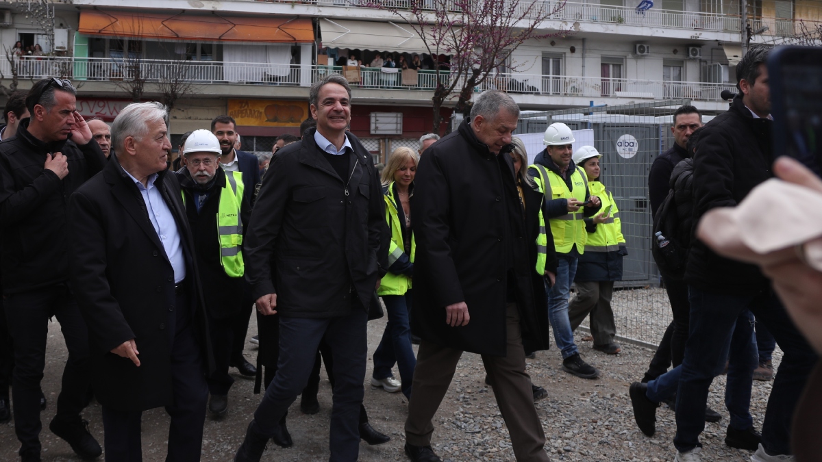 Μητσοτάκης: Επισκέφθηκε εργοτάξια δύο υπό ανέγερση σχολείων στη Θεσσαλονίκη – “Επενδύουμε στη σχολική στέγη”