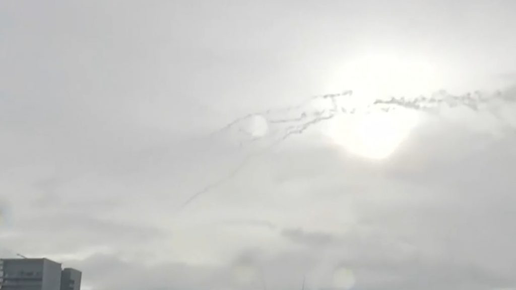 Πυραυλικές επιθέσεις του Ιράν κατά του Ισραήλ, νέοι ισραηλινοί βομβαρδισμοί στο Ιράν – Αναχαιτίσεις πυραύλων και drones σε χώρες του Κόλπου