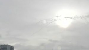 Πυραυλικές επιθέσεις του Ιράν κατά του Ισραήλ, νέοι ισραηλινοί βομβαρδισμοί στο Ιράν – Εκρήξεις σε αμερικανική βάση στο Κουβέιτ