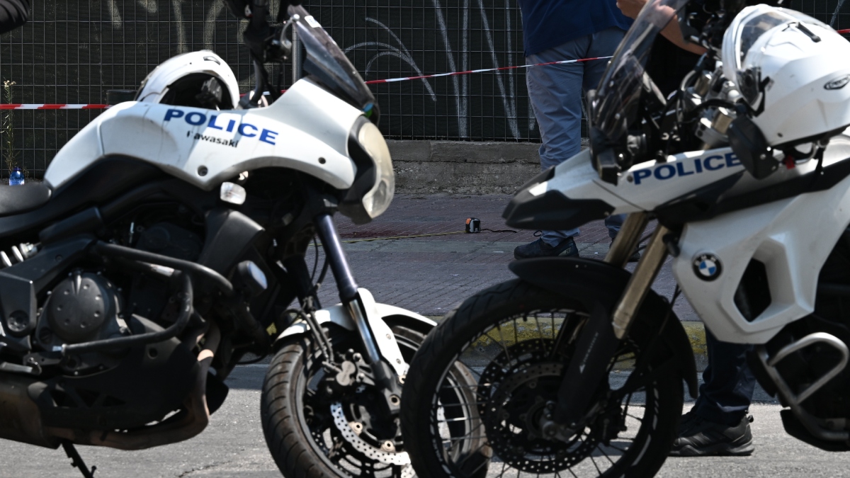 Κρατούμενος χτύπησε αστυνομικό σε πλοίο επειδή του πήρε το τσιγάρο