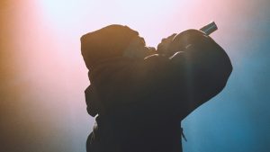 Έξι γνωστοί τράπερ που είχαν “μπλεξίματα” με τον νόμο – Βία, όπλα και παραβατικές συμπεριφορές