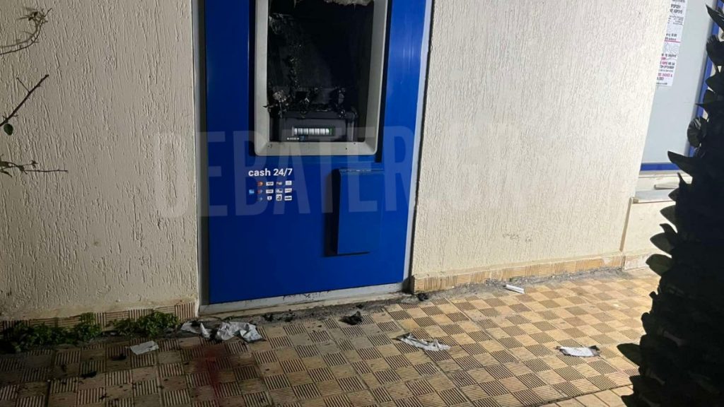 Μπαράζ εμπρησμών τη νύχτα σε Πατήσια, Ζωγράφου, Κυψέλη – Πυρπόλησαν 2 ΑΤΜ και όχημα