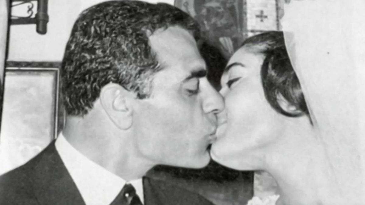 Ύδρα: Η άγνωστη ιστορία με τη βάρκα της Μαρινέλλας και του Στέλιου Καζαντζίδη (Φωτογραφία)