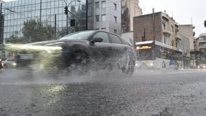 Έκτακτο Δελτίο ΕΜΥ: Η κακοκαιρία “Erminio” φέρνει ισχυρές καταιγίδες, χαλάζι και χιόνια – Οι επικίνδυνες περιοχές