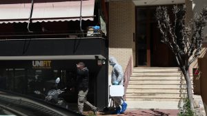 Ζωγράφου: “Ήταν κλειστός και περίεργος” – Τι λέει η γειτονιά για τον 54χρονο που συνελήφθη για τις 2 δολοφονίες