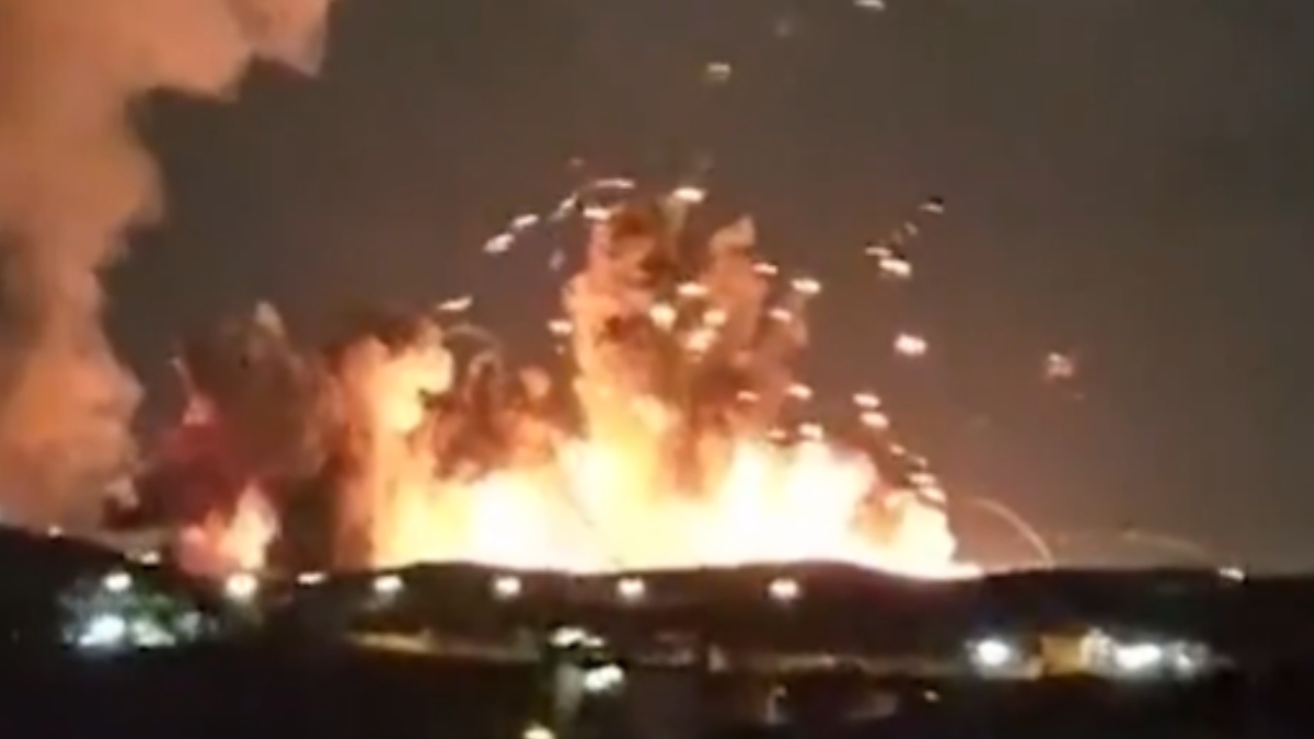 Η Τεχεράνη χτύπησε τάνκερ του Κουβέιτ γεμάτο πετρέλαιο – Εκρήξεις σε Ιράν και Ισραήλ, τραυματίες στο Ντουμπάι