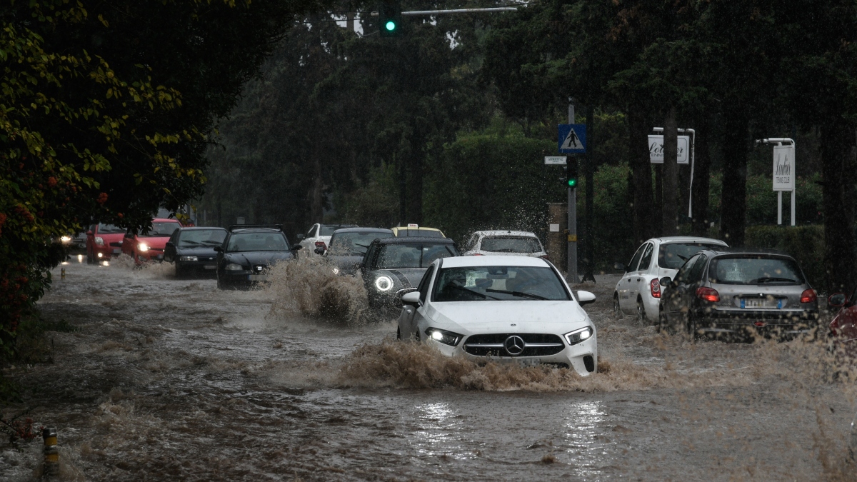 Κακοκαιρία Erminio: Σε “Red Code” 7 περιοχές, ανάμεσά τους και η Αττική – Το έκτακτο δελτίο της ΕΜΥ