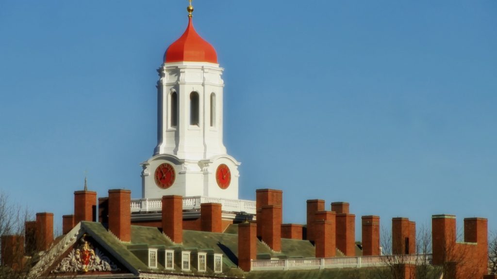 Η κυβέρνηση Τραμπ μηνύει το Χάρβαρντ για διακρίσεις κατά Εβραίων φοιτητών