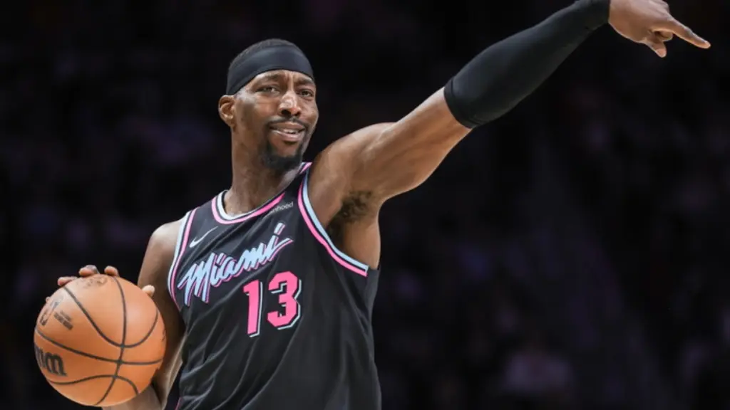 Bam Adebayo: Ο νέος άνθρωπος-ρεκόρ του NBA που μεγάλωσε μέσα στην φτώχεια και πήρε το όνομα του από τους Φλιντστόουνς