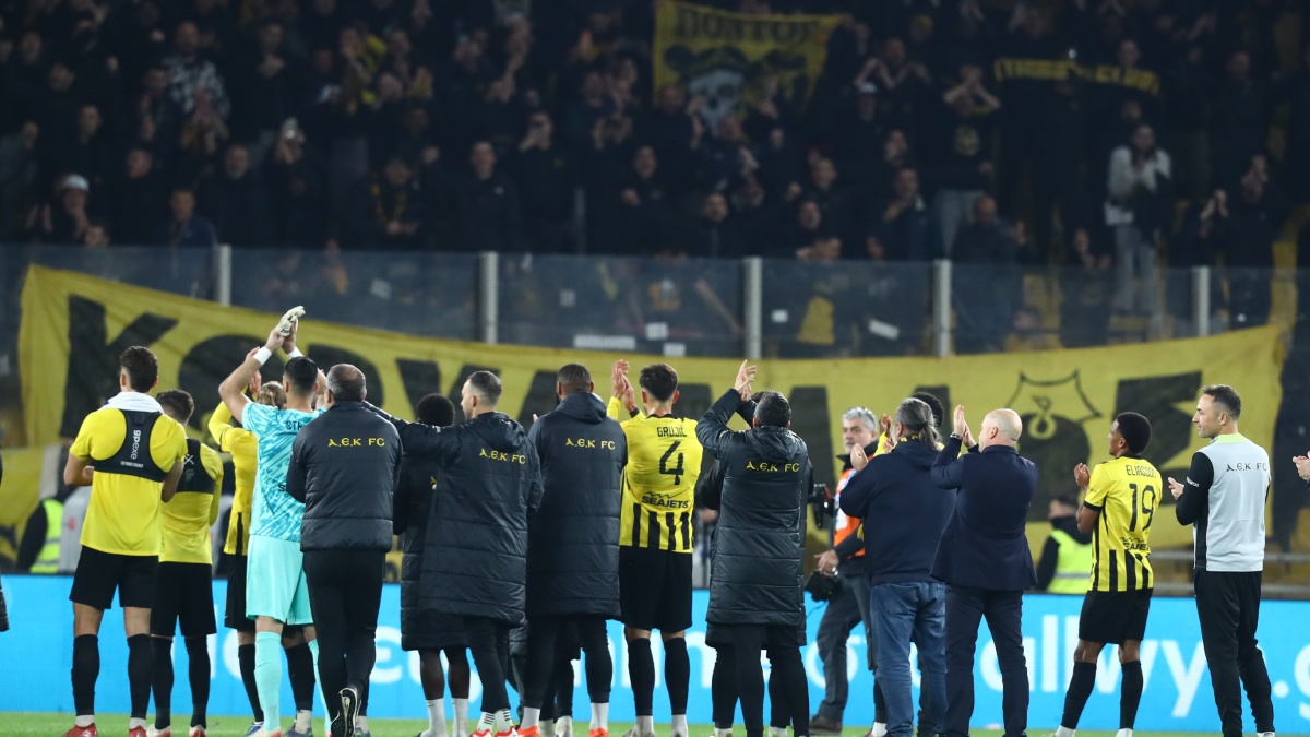 Super League: Η τελική βαθμολογία της regular season – Μόνη πρώτη η ΑΕΚ, στο+2 από Ολυμπιακό και +3 από ΠΑΟΚ