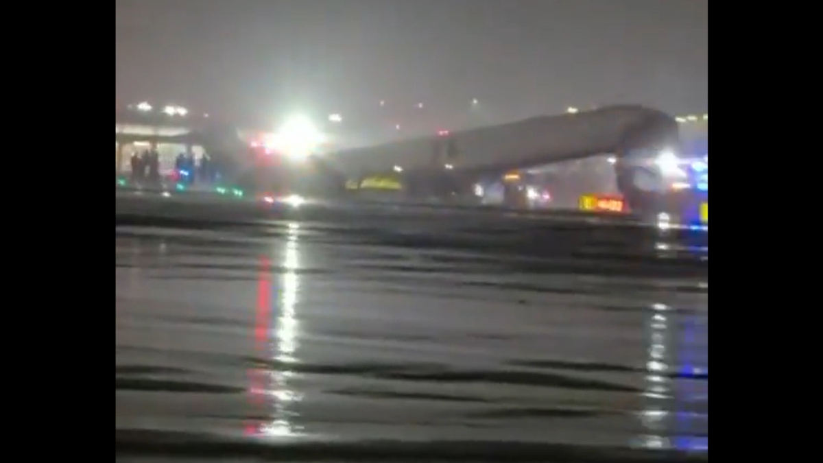 Νέα Υόρκη: “Οι πιλότοι είναι ήρωες” λέει επιβάτης του αεροσκάφους που συγκρούστηκε με πυροσβεστικό στο LaGuardia