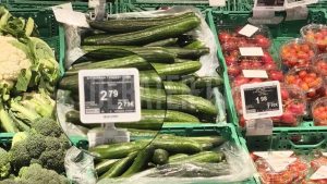 Η “πικρή” άνοδος στο αγγούρι: Πόσο αυξήθηκαν οι τιμές και γιατί