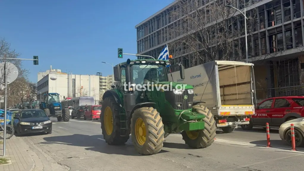 Θεσσαλονίκη: Έφτασαν τα πρώτα τρακτέρ για το συλλαλητήριο εν όψει Agrotica (βίντεο)