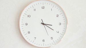 Πότε αλλάζει η ώρα: Γιατί θα πάνε τα ρολόγια μας μία ώρα μπροστά – Ο λόγος πίσω από αυτό το μέτρο