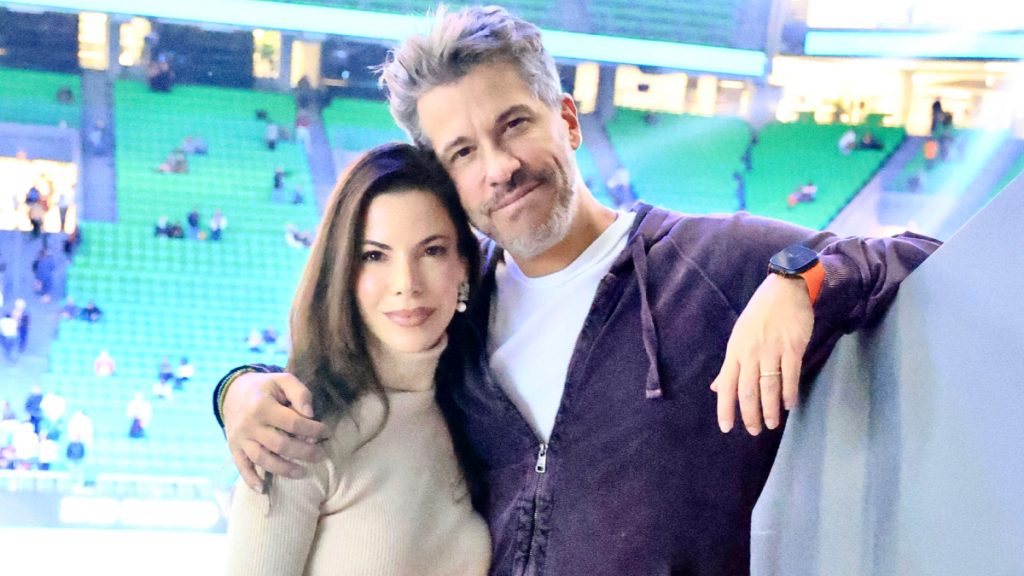 Χάρης Βαρθακούρης: 16 χρόνια γάμου με την Αντελίνα – «Όλες τις ζωές μου θέλω να τις ζήσω μαζί σου»