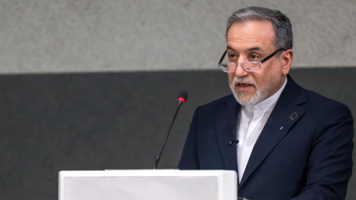 “Πυρά” Αραγτσί κατά Μακρόν: “Δεν έχει ψελλίσει ούτε λέξη καταδίκης για τον πόλεμο Ισραήλ-ΗΠΑ στο Ιράν”