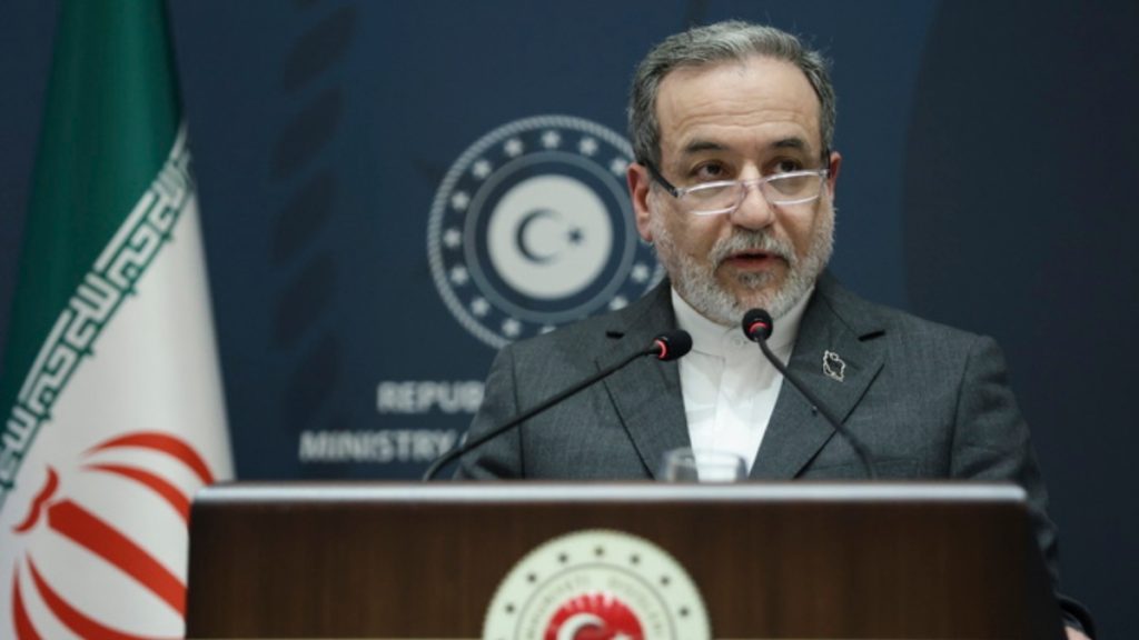 Αραγτσί: “Ο Νετανιάχου και το Ισραήλ παρέσυρε τις ΗΠΑ σε πόλεμο με το Ιράν, τώρα ο Τραμπ ζητάει βοήθεια”