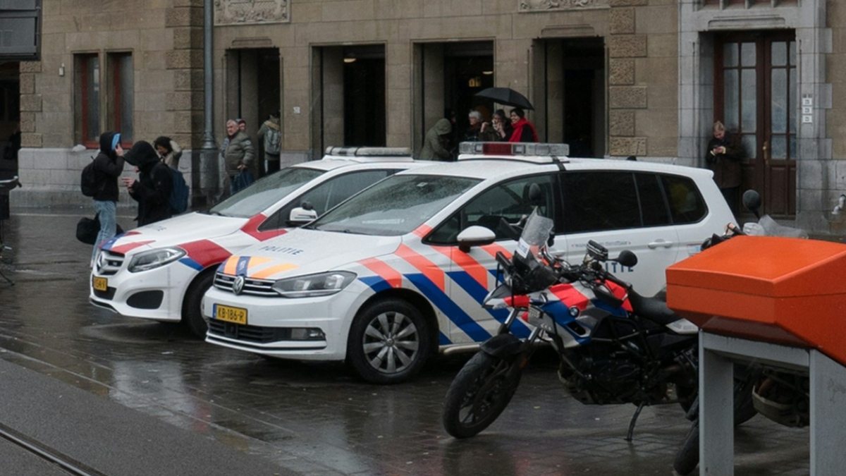 Έκρηξη σε εβραϊκό σχολείο στο Άμστερνταμ