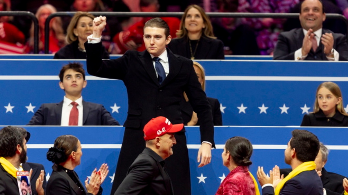SendBarron: «Φουντώνει» η διαδικτυακή καμπάνια που ζητάει από τον γιο του Τραμπ να πάει στον πόλεμο