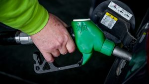 Fuel Pass: Ποιοι είναι οι δικαιούχοι και πού θα μπορούν να το χρησιμοποιήσουν – Τα ποσά