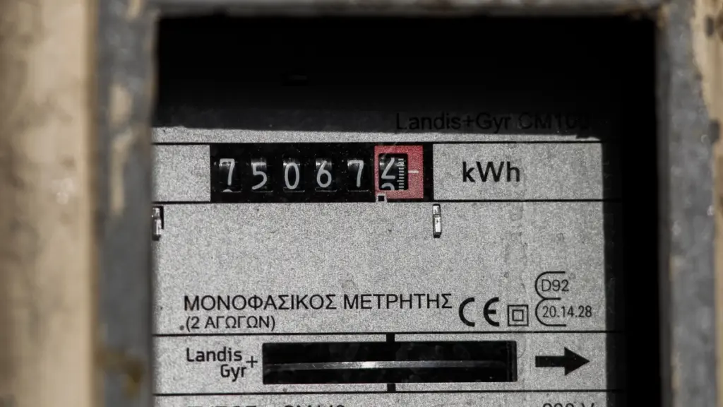 “Μαϊμού” υπάλληλοι του ΔΕΔΔΗΕ έπεισαν γυναίκα να τους δώσει κοσμήματα και χρυσές λίρες αξίας άνω των 100.000 ευρώ μέσα σε λαδόκολλα