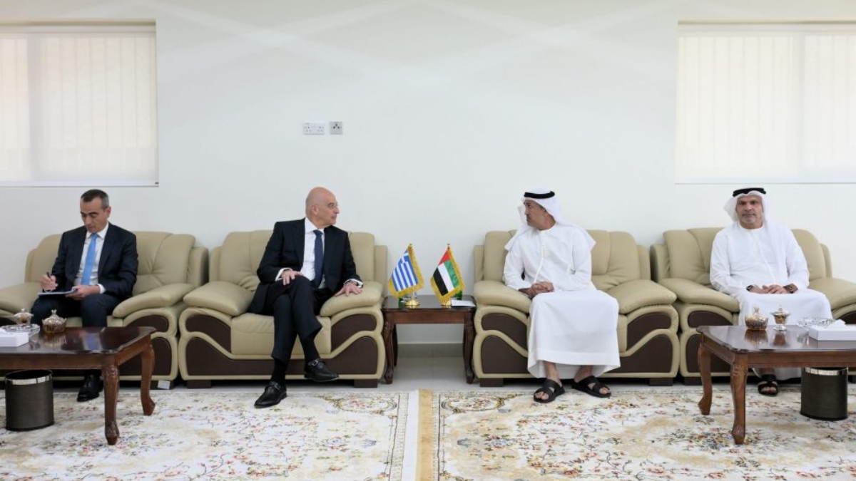 Μπαράζ συναντήσεων από τον Δένδια στα Ηνωμένα Αραβικά Εμιράτα