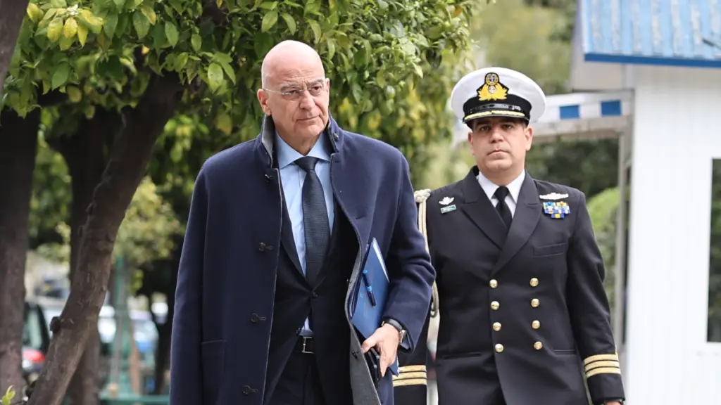 Δένδιας-ΚΥΣΕΑ: “Περνάμε σε νέα εποχή με Ασπίδα του Αχιλλέα, υποδομές για μαχητικά F-35 και αναβάθμιση των φρεγατών ΜΕΚΟ”