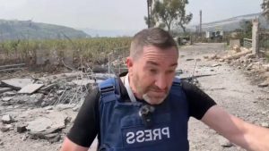 “Το Ισραήλ ήθελε να με σκοτώσει” – Η καταγγελία του δημοσιογράφου του Russia Today που έσκασε δίπλα του πύραυλος (βίντεο)