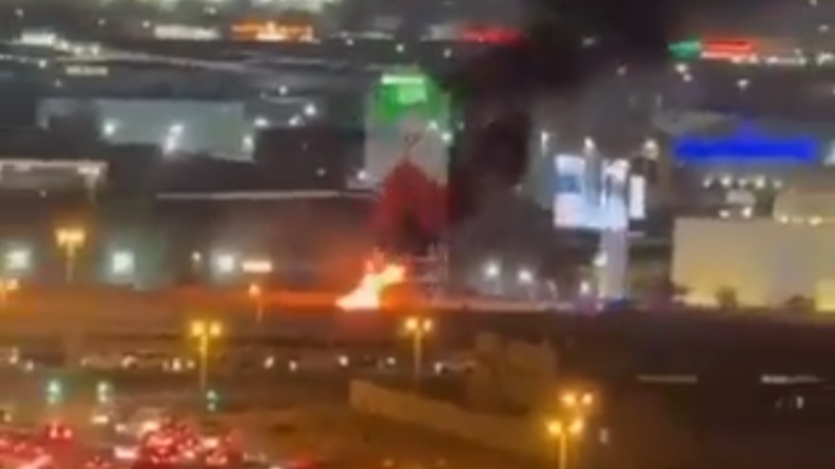 Ντουμπάϊ: Ένας νεκρός από πτώση θραύσματος – Ζημιές σε ουρανοξύστη (βίντεο)