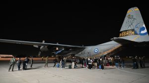 Συνεχίζεται ο επαναπατρισμός των Ελλήνων από τη Μέση Ανατολή – 18 ειδικές πτήσεις φτάνουν σήμερα