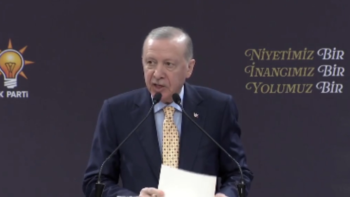 Μήνυμα Ερντογάν για το Ιράν: «Είναι αδέρφια μας – Οι επιθέσεις παραβιάζουν το διεθνές δίκαιο»