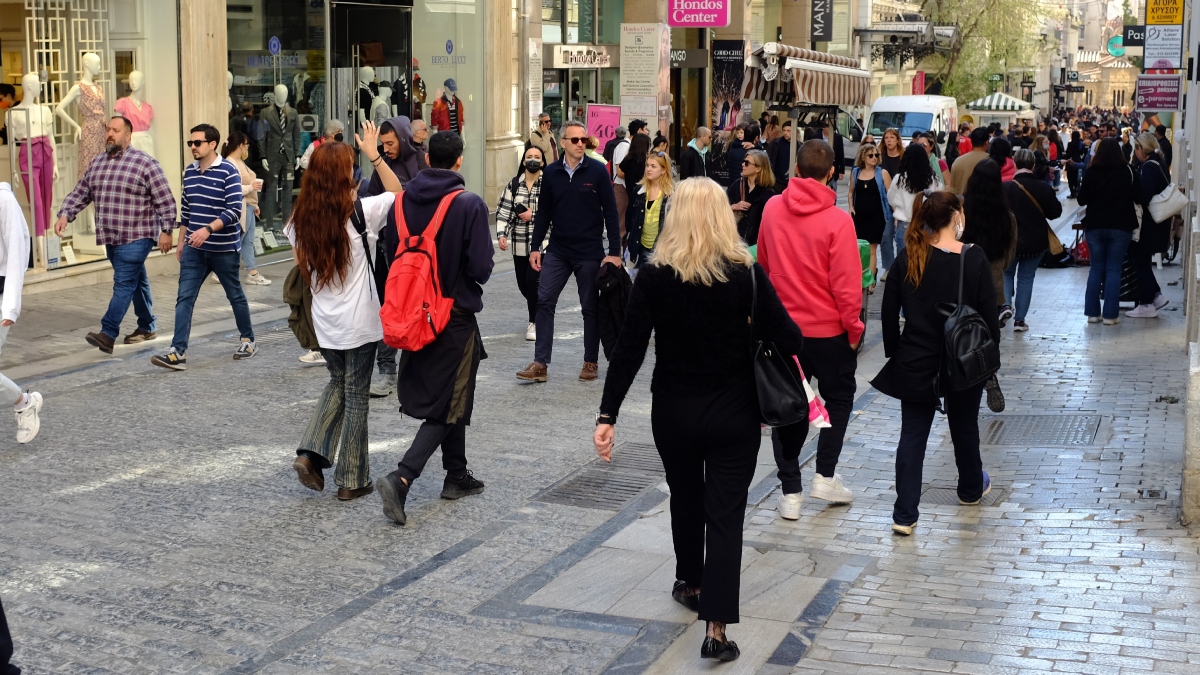 Εορταστικό ωράριο Πάσχα: Ποια Κυριακή θα είναι ανοικτά τα καταστήματα