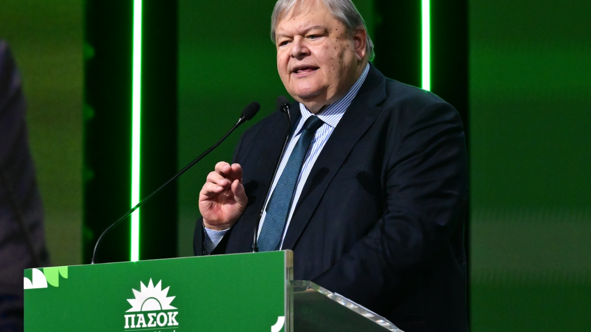 Βενιζέλος: Το ΠΑΣΟΚ οφείλει έναντι της χώρας να θέσει ως εκλογικό στόχο τη νίκη του