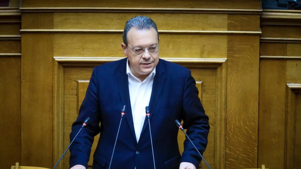 Φάμελλος: «Σε καμία ευρωπαϊκή χώρα δεν θα έμενε κυβέρνηση με τόσα σκάνδαλα – Μόνη λύση οι εκλογές»