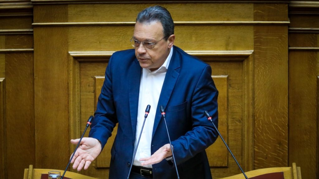 Φάμελλος: “Καμία εμπλοκή της χώρας μας στον πόλεμο των Τραμπ – Νετανιάχου”