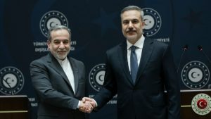 Τηλεφωνική επικοινωνία Φιντάν – Αραγτσί: “Απαράδεκτη η παραβίαση του τουρκικού εναέριου χώρου”